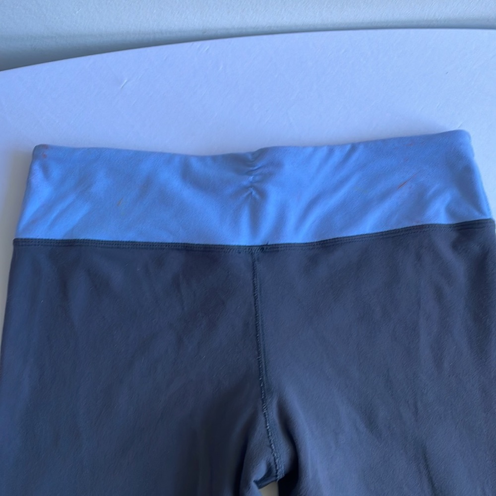 Blue Lululemon Leggings Size 8 . - Picture 10 of 16